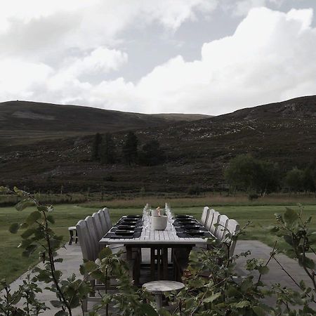 Huswell - Gairnshiel Lodge - Unique & Exclusive Lodge Next To The Castle Ballater Exterior foto